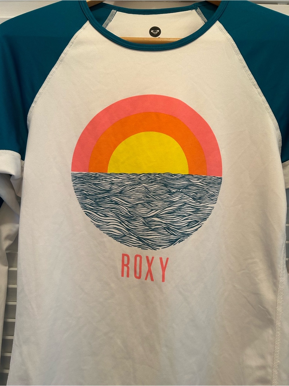 Roxy White Raglan Tee with Teal Sleeves and Sunset Graphic | Size Large Swim - Picture 2 of 12